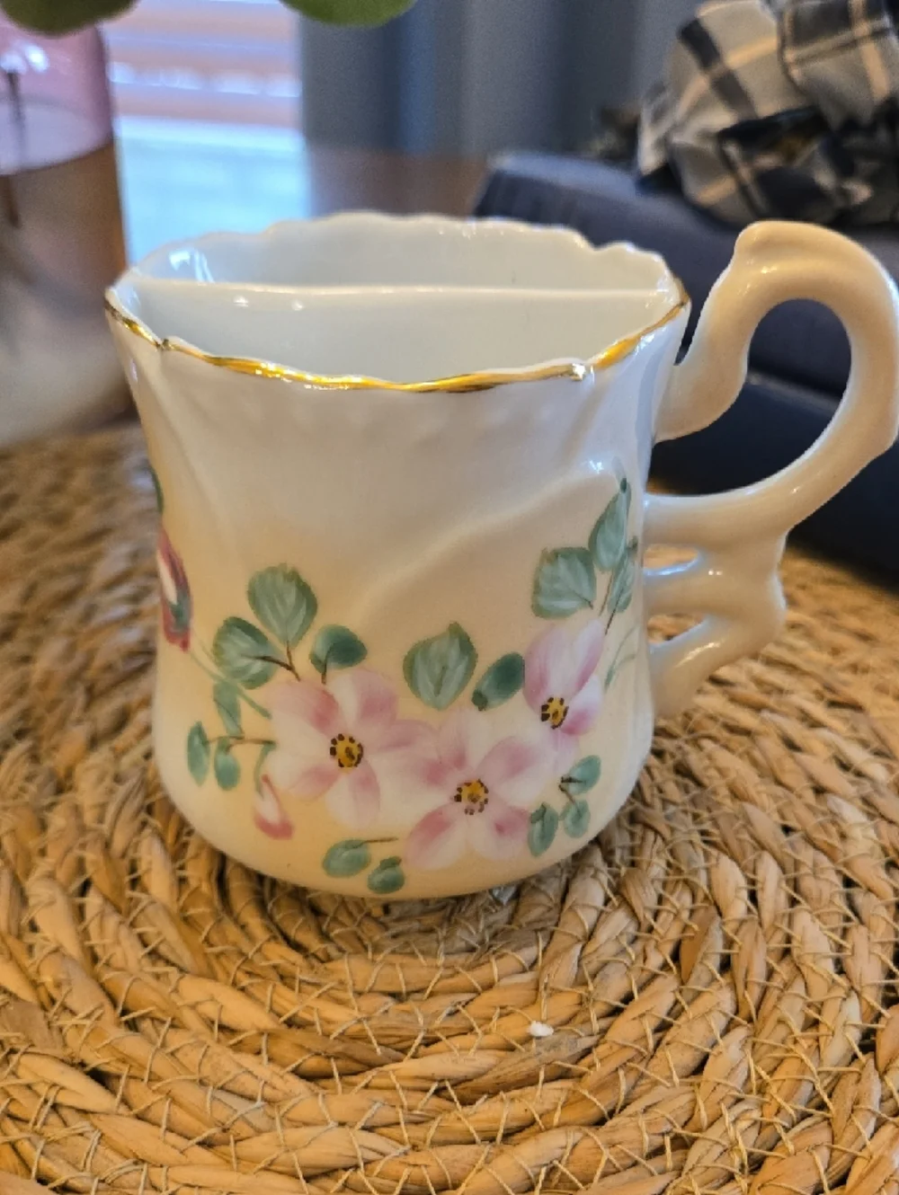 Vintage Hand-Painted Floral Ceramic Shaving Mug with Gold Trim - White/Pink